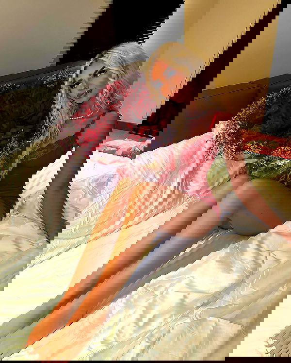 ellie.coldwell image ~ Altpins