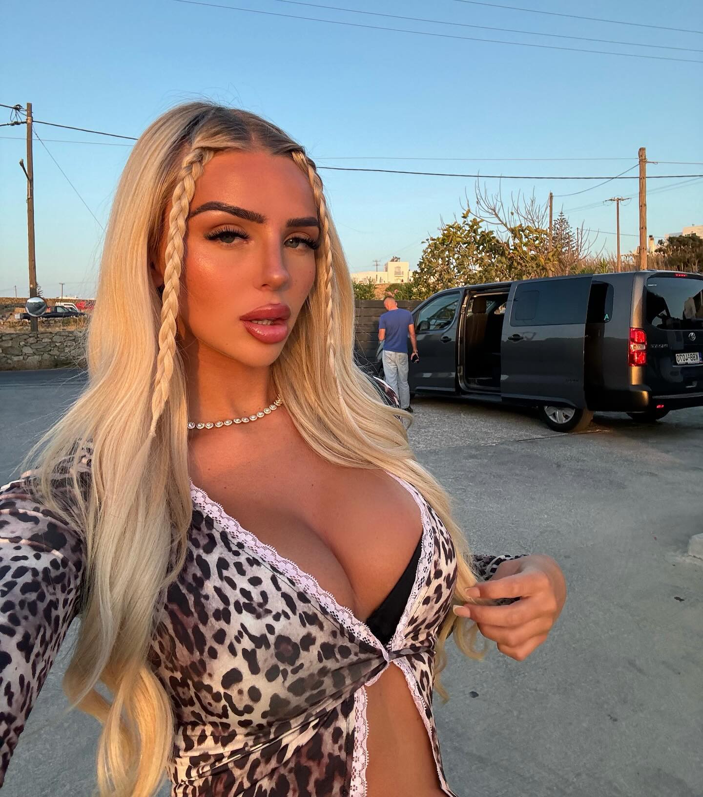 ellie.coldwell instagram image archive image