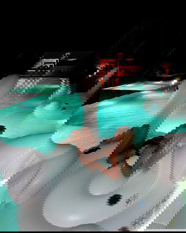 ellie.coldwell image ~ Altpins