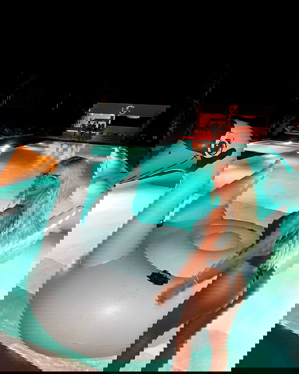 ellie.coldwell image ~ Altpins