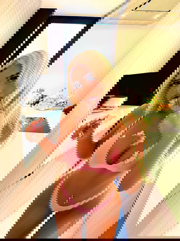 ellie.coldwell image ~ Altpins