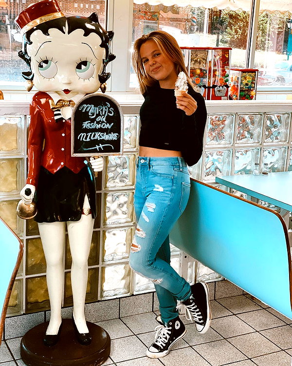 elliebluegregoria instagram image archive image