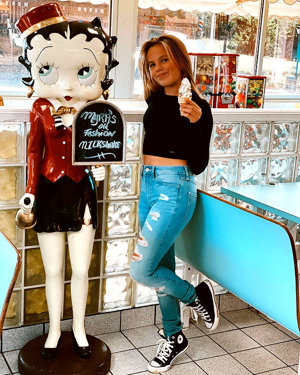 elliebluegregoria instagram image archive image
