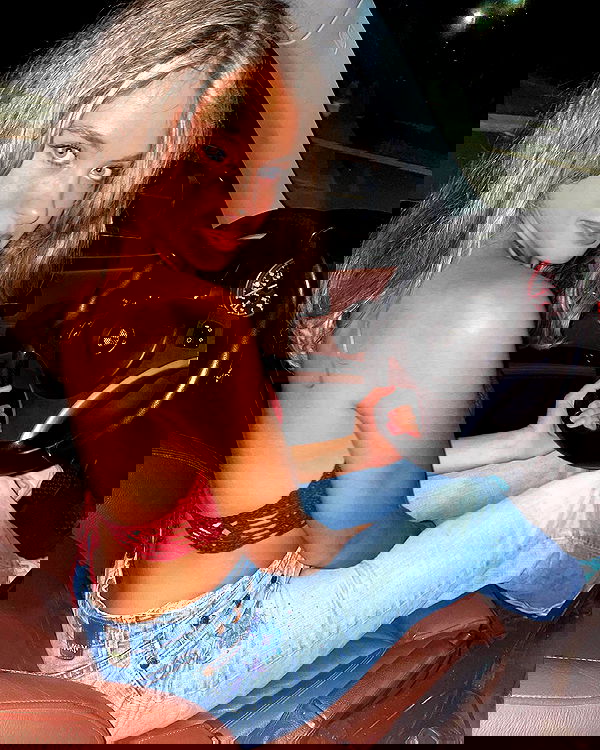 elliemarriee image ~ Altpins