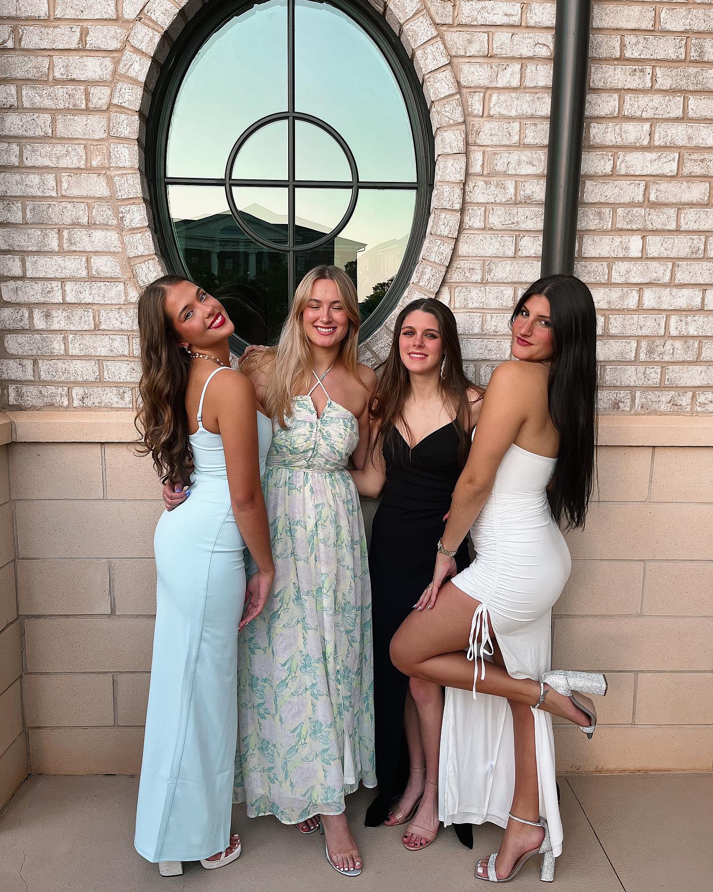 elliemarriee instagram image archive image