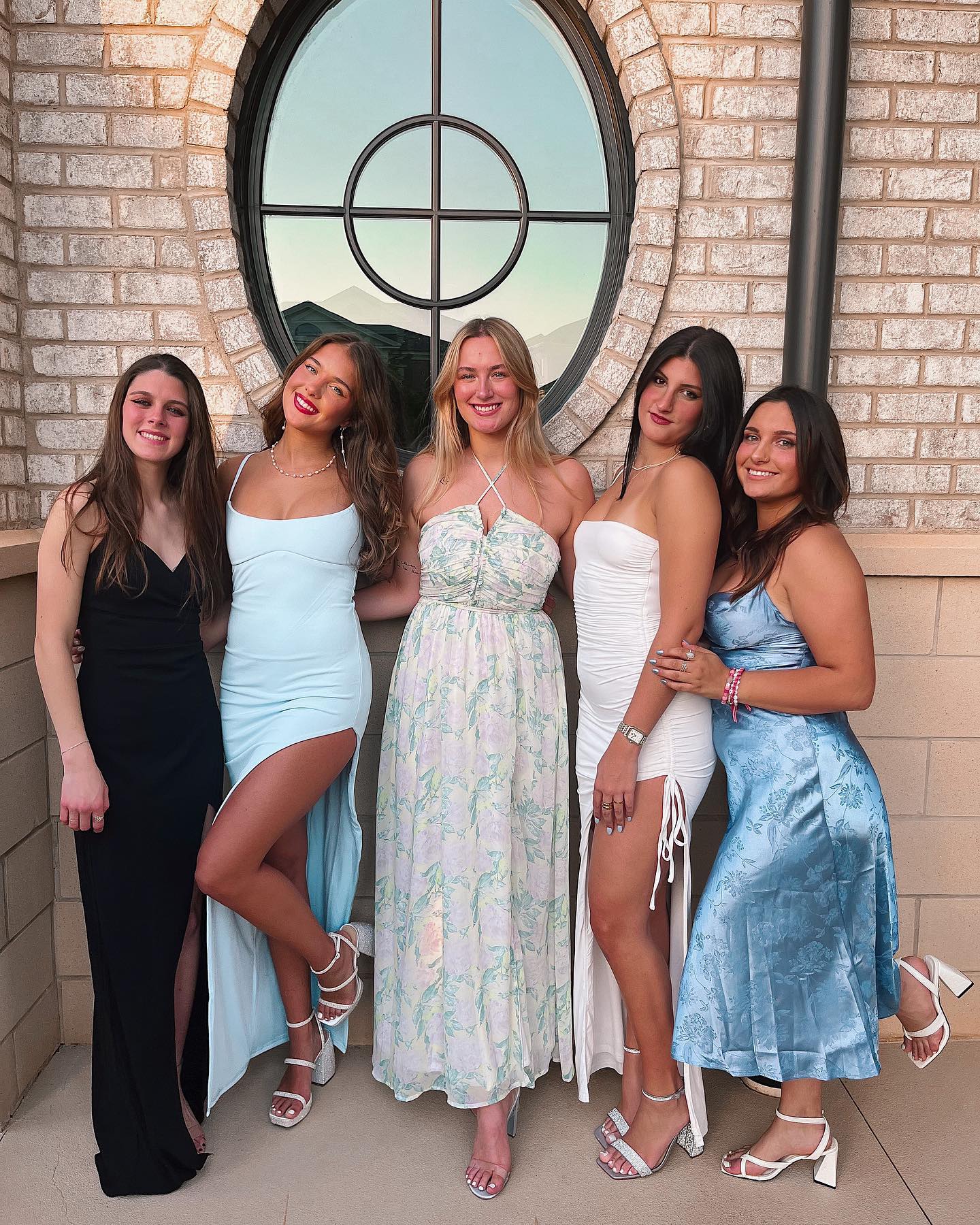 elliemarriee instagram image archive image