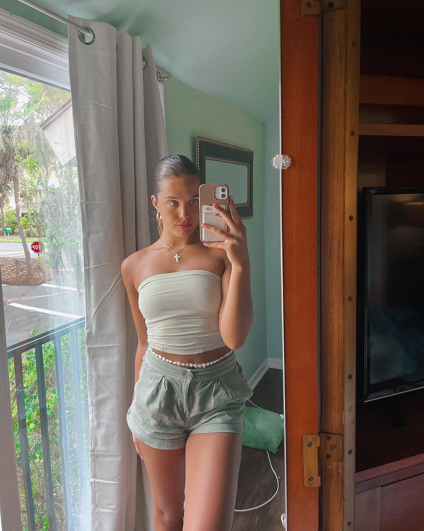 elliemarriee instagram image archive image