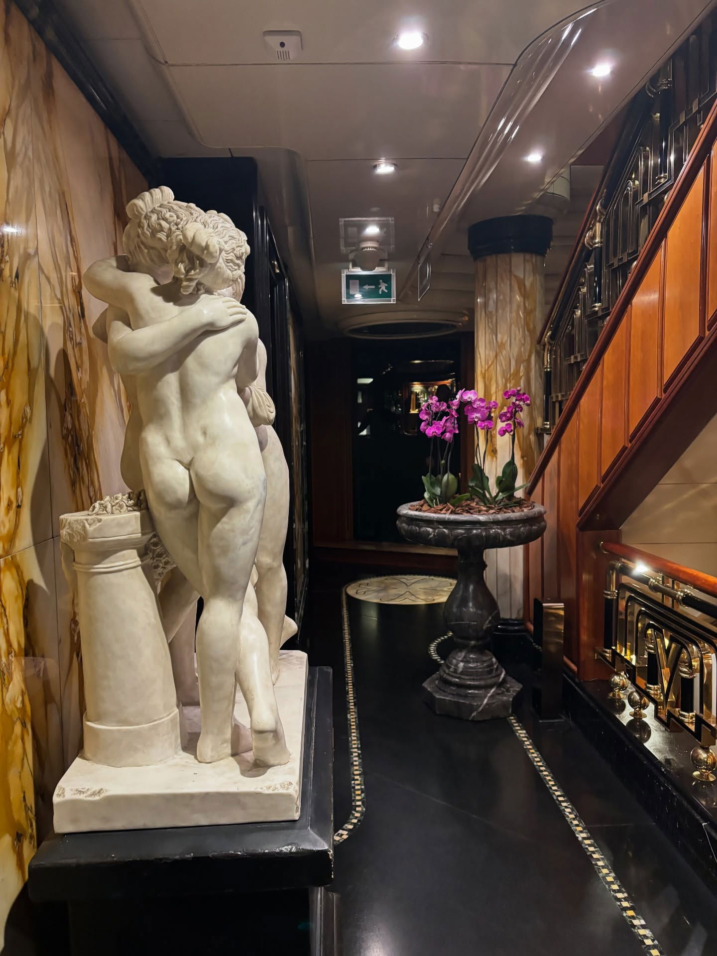 elsgatti instagram image archive image