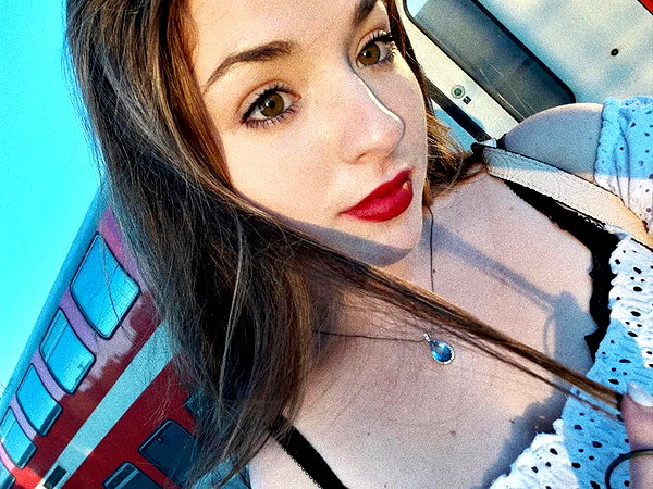 emily_new2 instagram image archive image