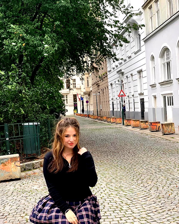 emily_new2 instagram image archive image