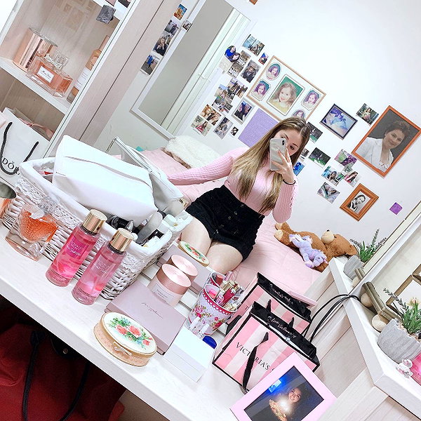emily_new2 instagram image archive image