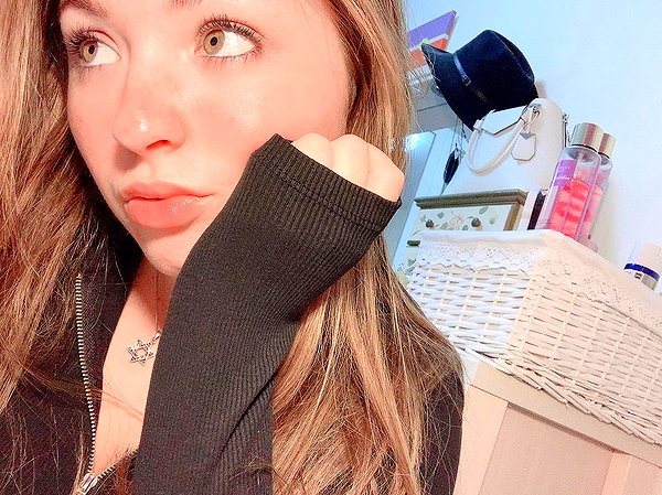 emily_new2 instagram image archive image