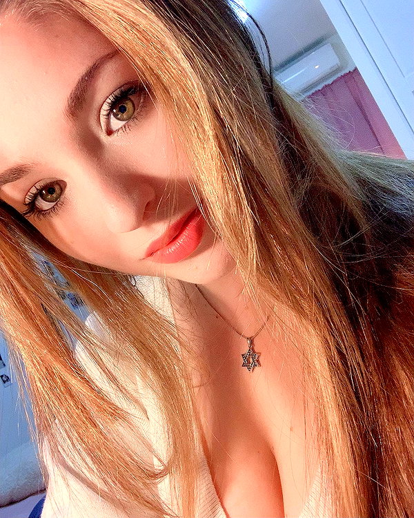 emily_new2 instagram image archive image