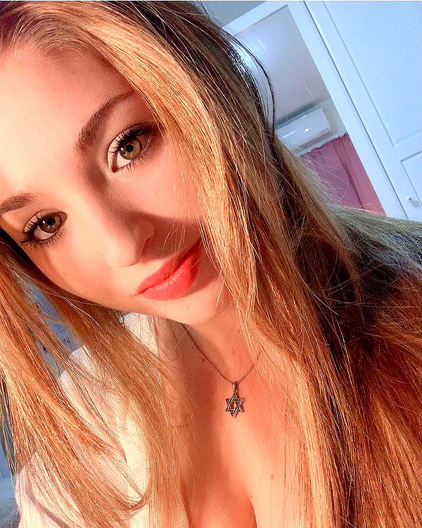 emily_new2 instagram image archive image