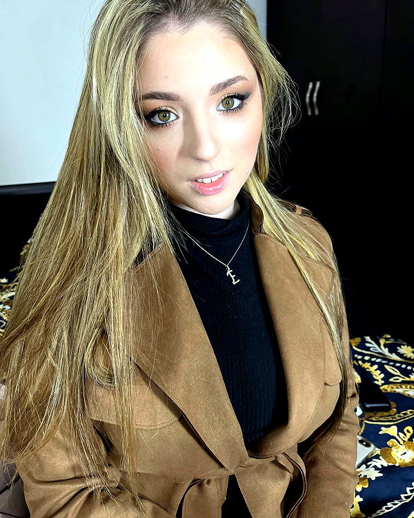 emily_new2 instagram image archive image
