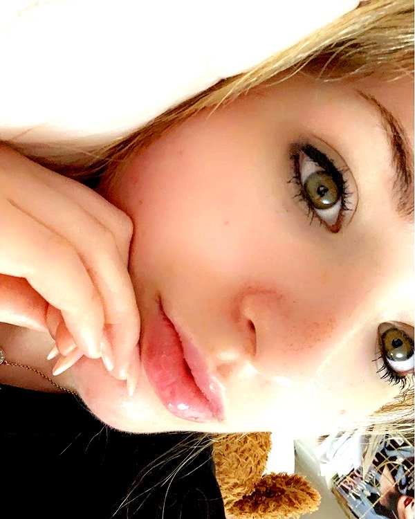 emily_new2 instagram image archive image