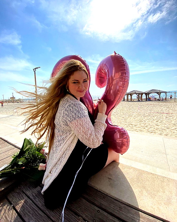 emily_new2 instagram image archive image