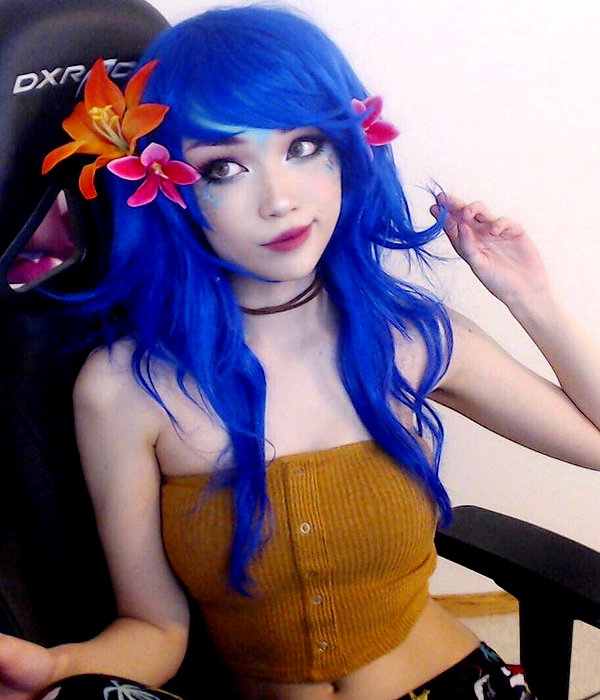 emiru.jpg instagram image archive image