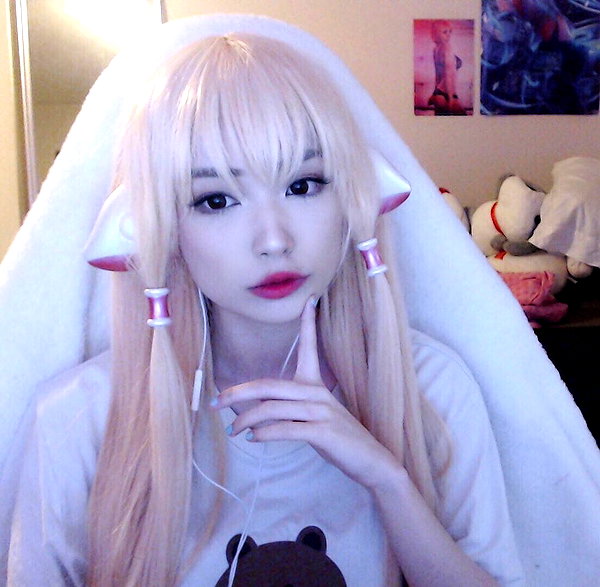 emiru.jpg instagram image archive image