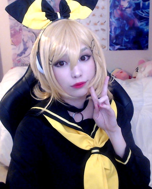 emiru.jpg instagram image archive image