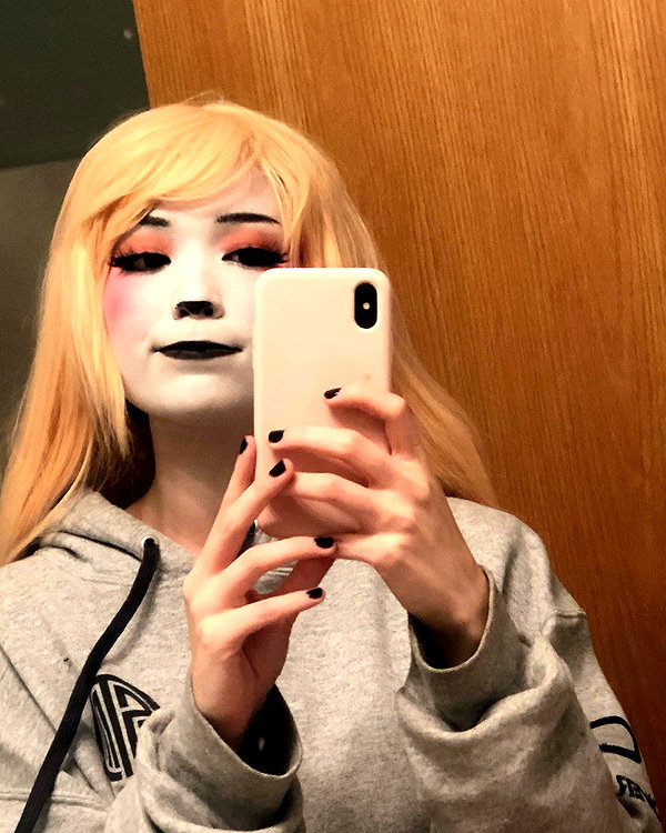 emiru.jpg instagram image archive image