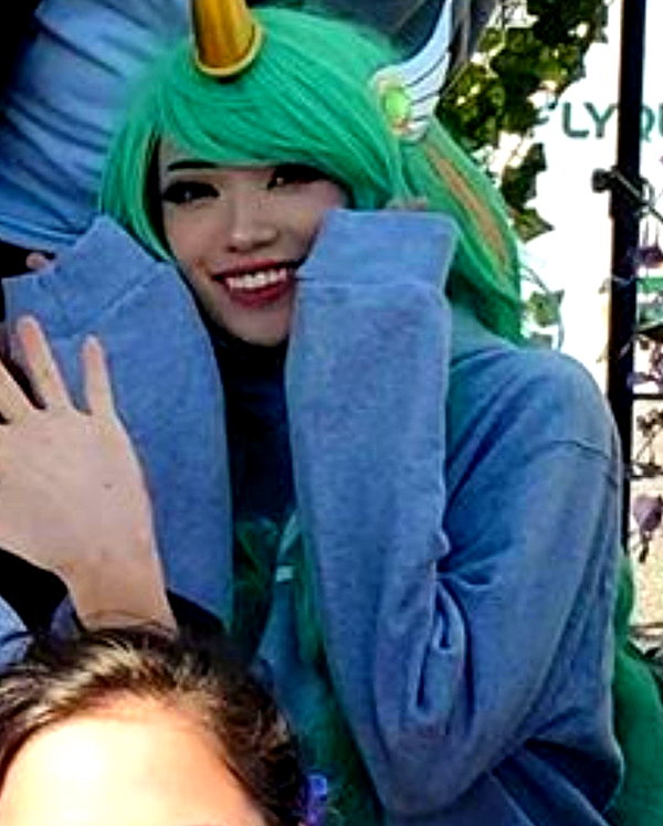 emiru.jpg instagram image archive image
