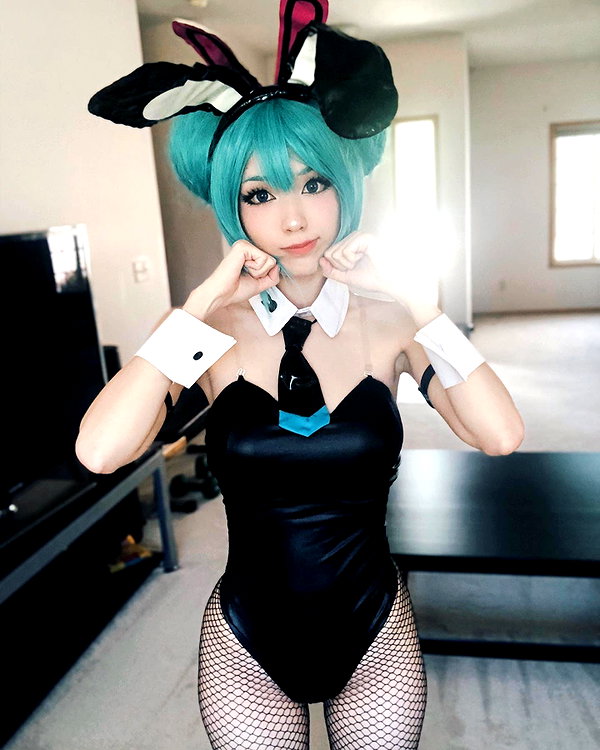 emiru.jpg instagram image archive image