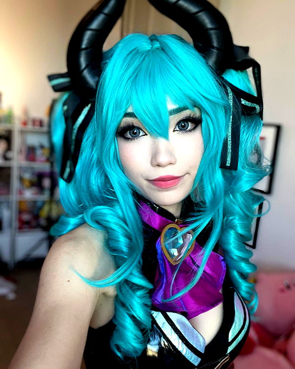 emiru.jpg instagram image archive image