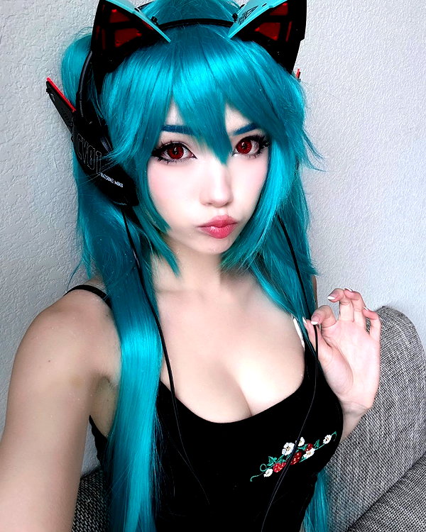 emiru.jpg instagram image archive image