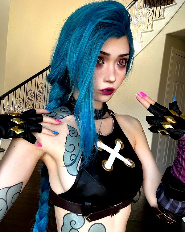 emiru.jpg instagram image archive image