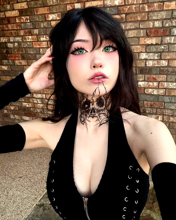 emiru.jpg instagram image archive image