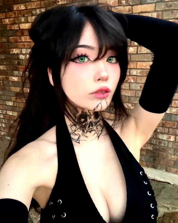 emiru.jpg instagram image archive image