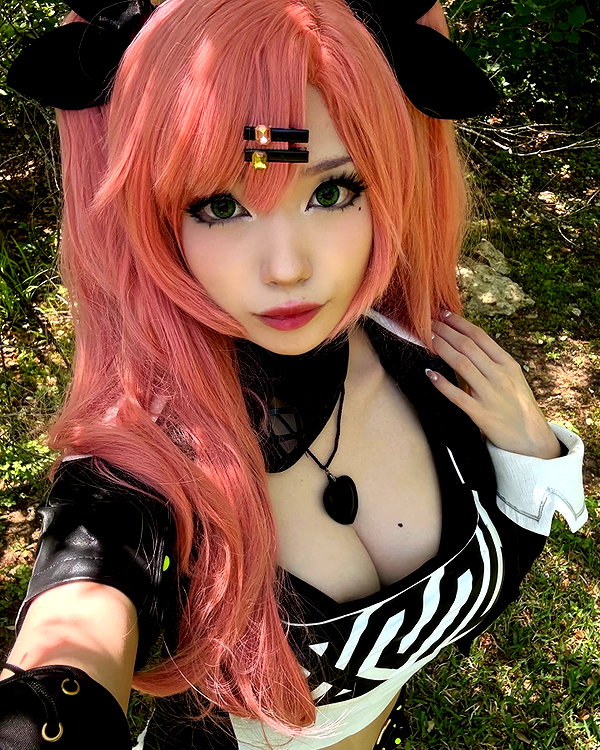 emiru.jpg instagram image archive image