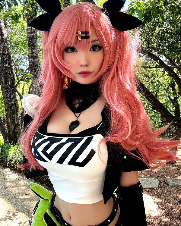 emiru.jpg instagram image archive image