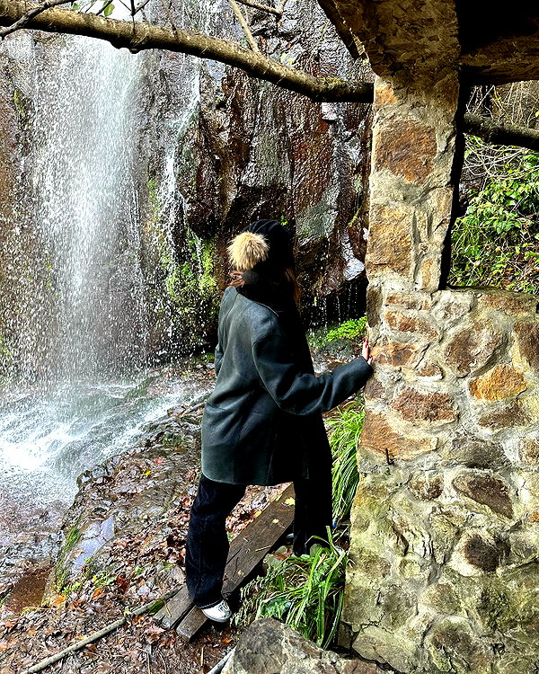 emma.naor instagram image archive image