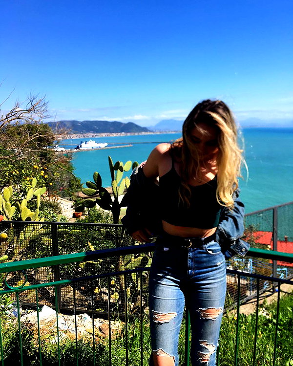 emmarose_xoxoxo instagram image archive image