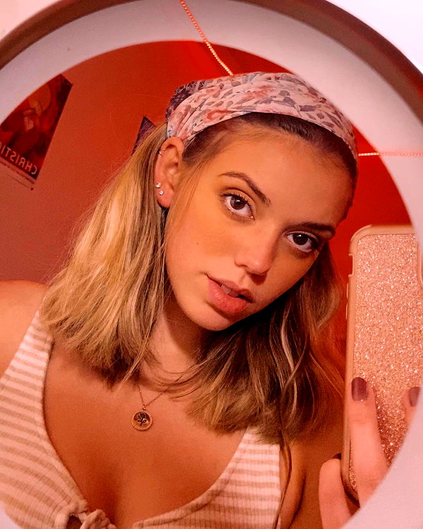 emmarose_xoxoxo instagram image archive image