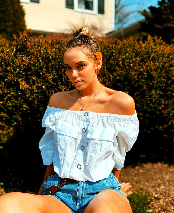 emmarose_xoxoxo instagram image archive image