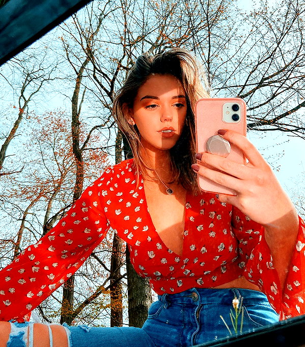 emmarose_xoxoxo instagram image archive image