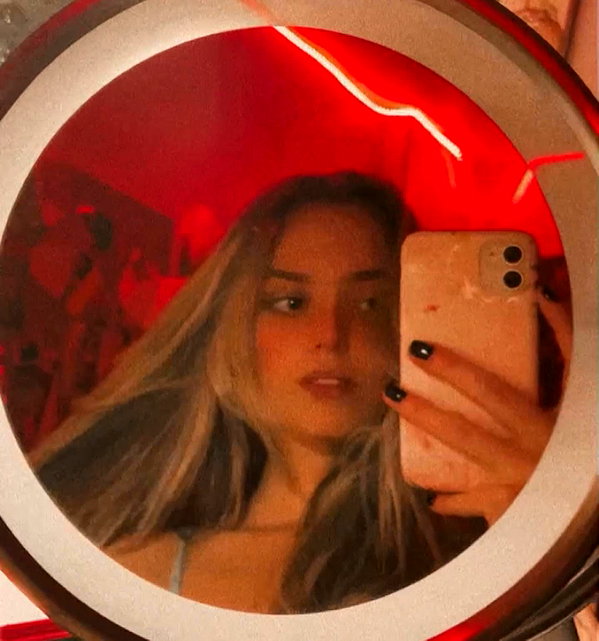 emmarose_xoxoxo instagram image archive image