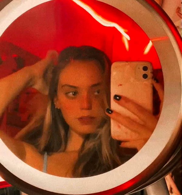 emmarose_xoxoxo instagram image archive image
