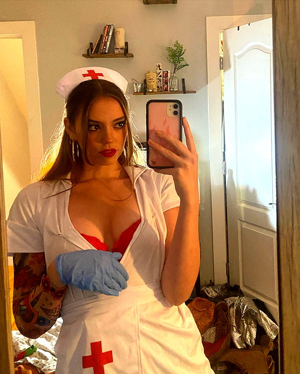 emmarose_xoxoxo instagram image archive image