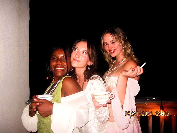 emmarose_xoxoxo instagram image archive image