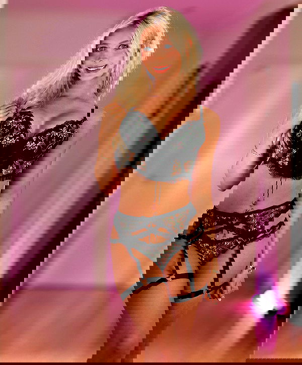 emxllouise2 image ~ Altpins