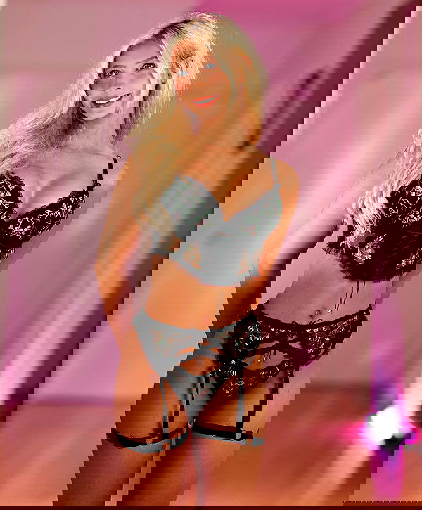 emxllouise2 image ~ Altpins