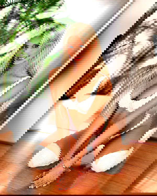 emxllouise2 image ~ Altpins