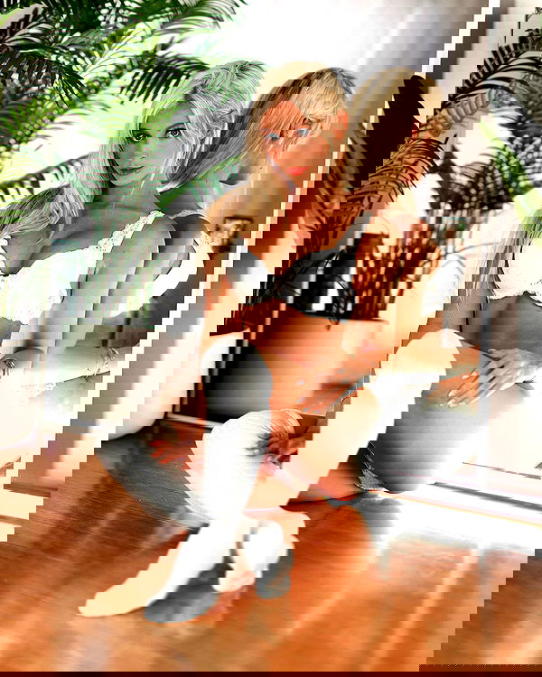 emxllouise2 image ~ Altpins