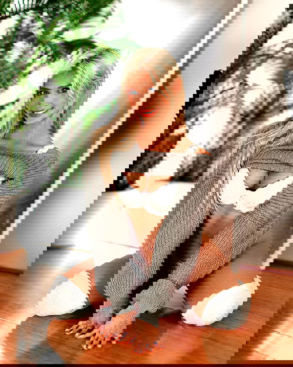 emxllouise2 image ~ Altpins