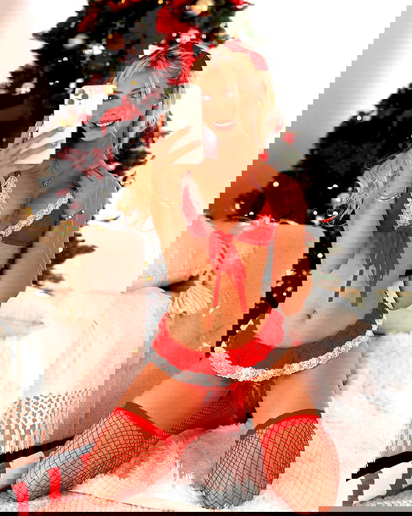 emxllouise2 image ~ Altpins