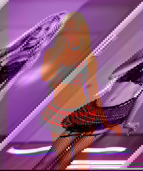 emxllouise2 image ~ Altpins